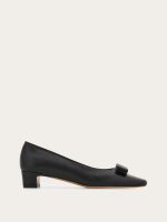 Ferragamo Iconic bow pump